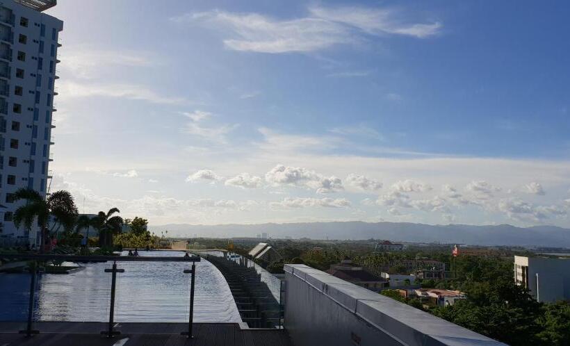 Mactan Newtown Condo With Garden And Ocean View 8newtown Blvd