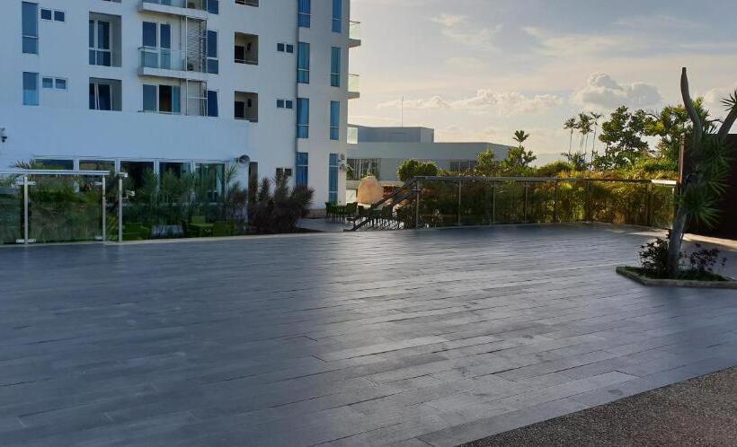 Mactan Newtown Condo With Garden And Ocean View 8newtown Blvd