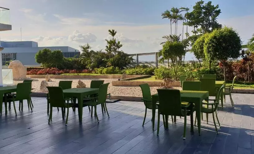 Mactan Newtown Condo With Garden And Ocean View 8newtown Blvd