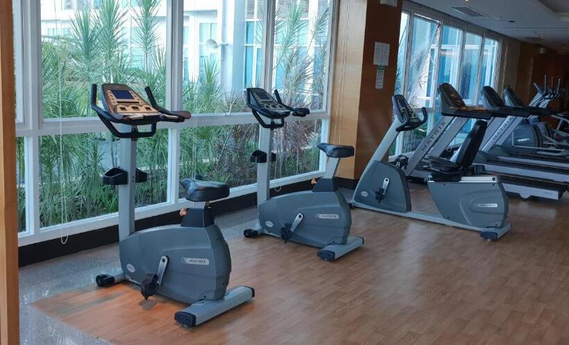 Mactan Newtown Condo With Garden And Ocean View 8newtown Blvd