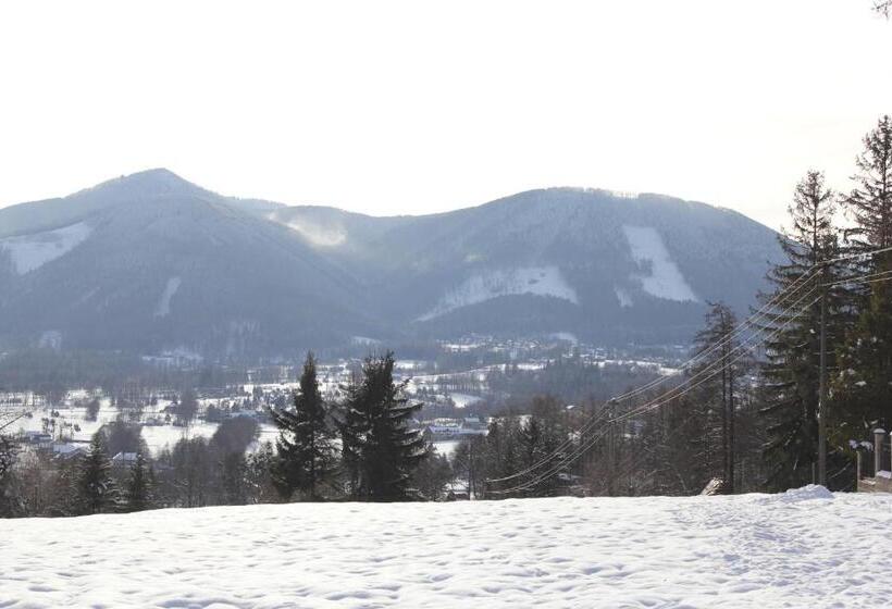 بنسيون Vila Apalucha49 čeladná   12 Osob