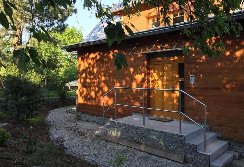 بنسيون Vila Apalucha49 čeladná   12 Osob