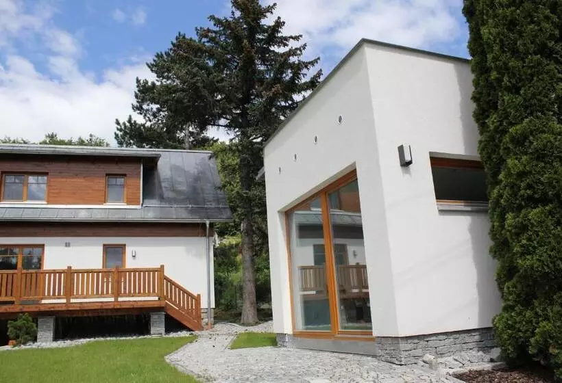 Majatalo Vila Apalucha49 čeladná   12 Osob