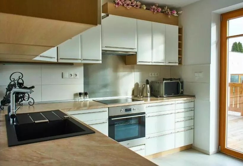 Majatalo Vila Apalucha49 čeladná   12 Osob