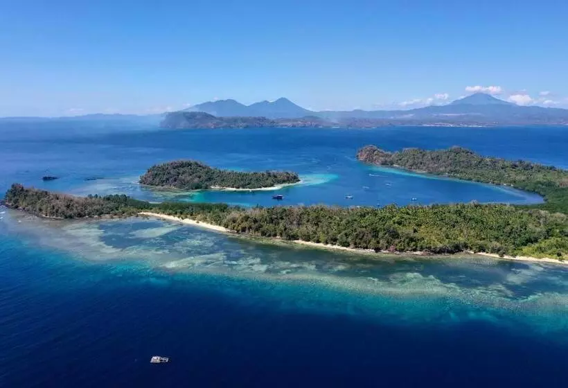 リゾートホテル Blue Bay Divers Likupang Bangka