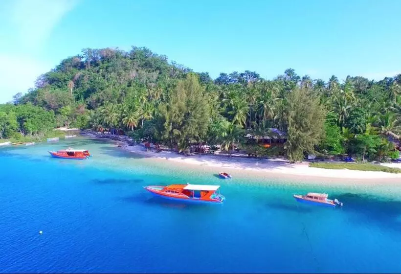 リゾートホテル Blue Bay Divers Likupang Bangka