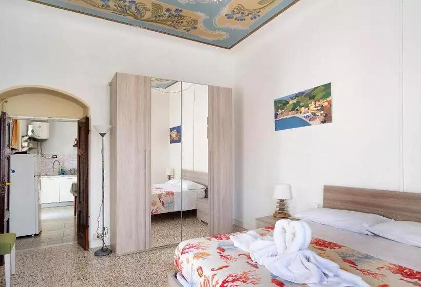 Acciuga House