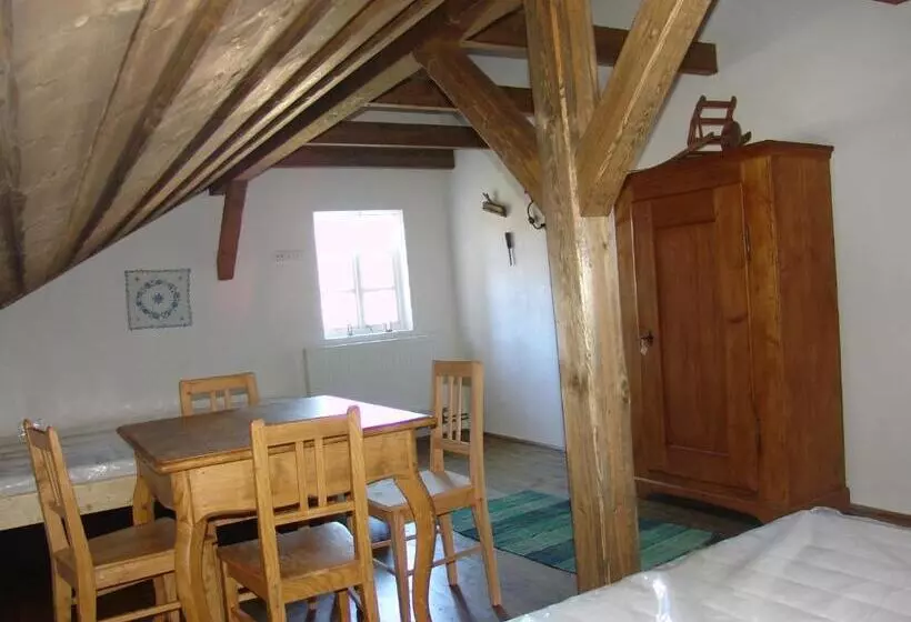 Retkeilymaja Penzion Olesnice