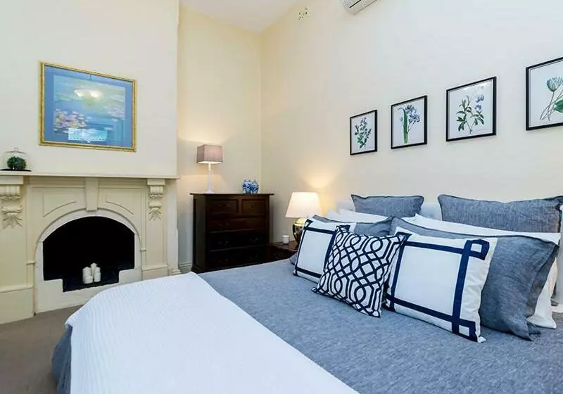 Aamiaismajoitus (B&B) Pembury Cottage