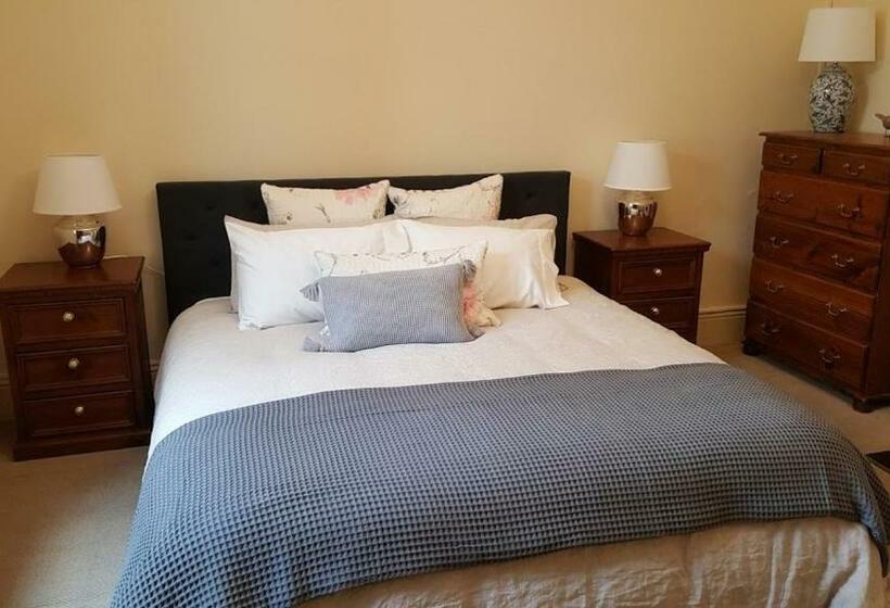 민박 Pembury Cottage