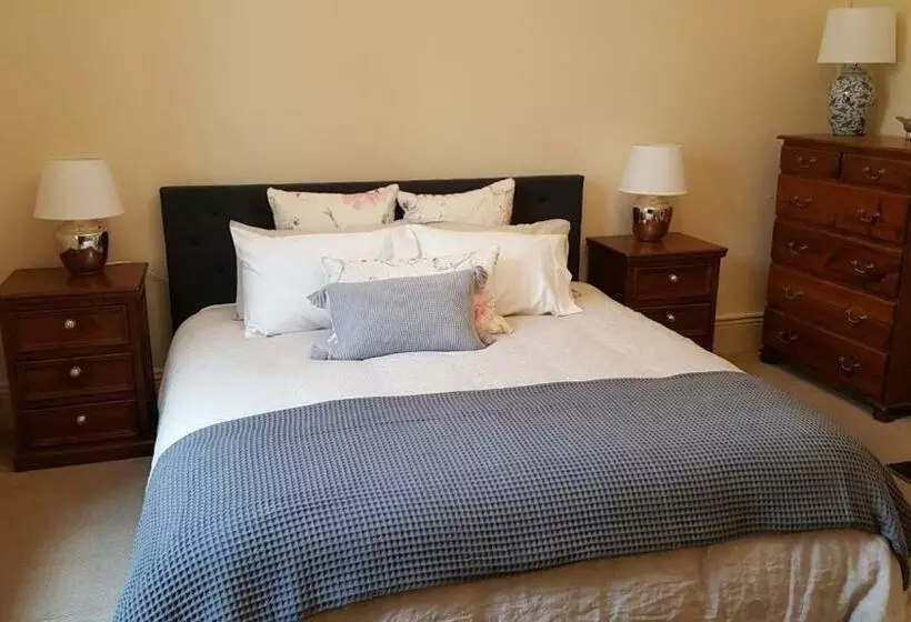 Aamiaismajoitus (B&B) Pembury Cottage