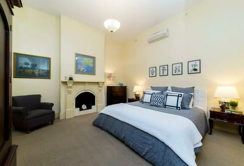 Aamiaismajoitus (B&B) Pembury Cottage