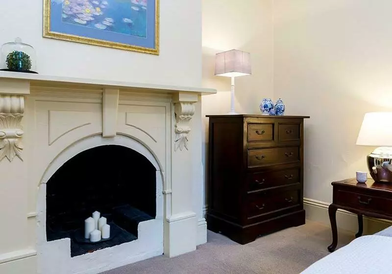 Aamiaismajoitus (B&B) Pembury Cottage