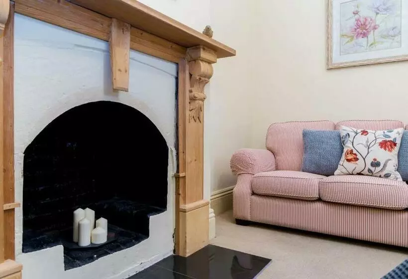 Aamiaismajoitus (B&B) Pembury Cottage