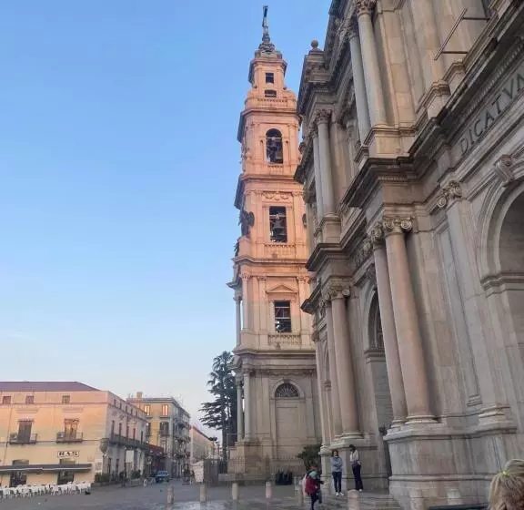 تختخواب و صبحانه Pompei Terafi Home