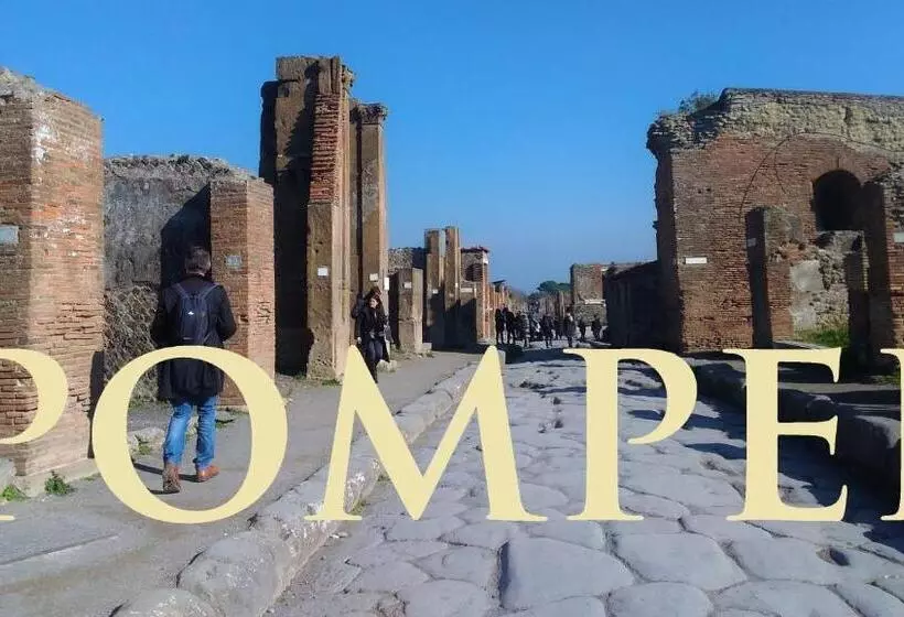 تختخواب و صبحانه Pompei Terafi Home