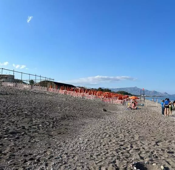 Casa Vacanza Tropicana Home