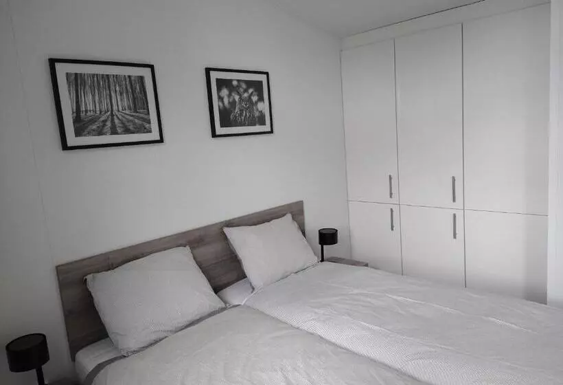 Lathumlodge Met Parkvoorzieningen