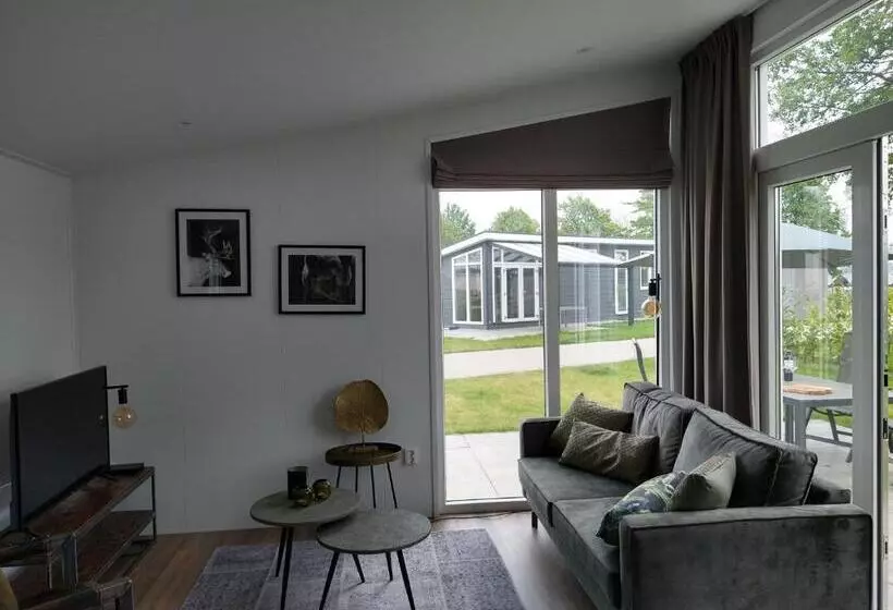 Lathumlodge Met Parkvoorzieningen