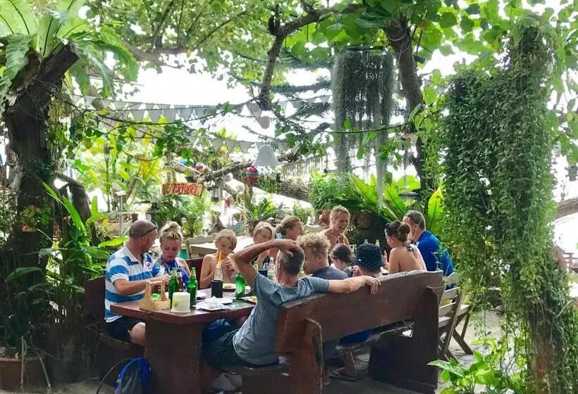 پانسیون Apache Loongdum Koh Samed