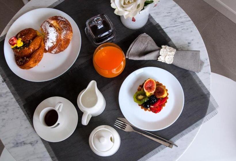 פנסיון Garda Room