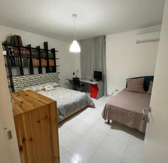 پانسیون Merola Sisters Holiday Home