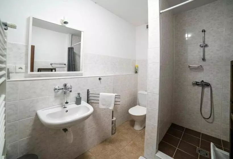 Majatalo Penzion Garden