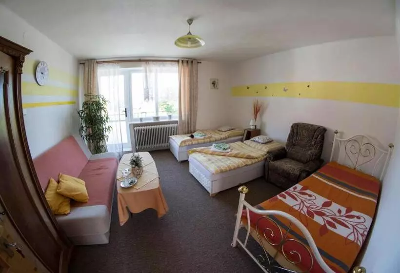 Majatalo Penzion Kamenný Dvůr