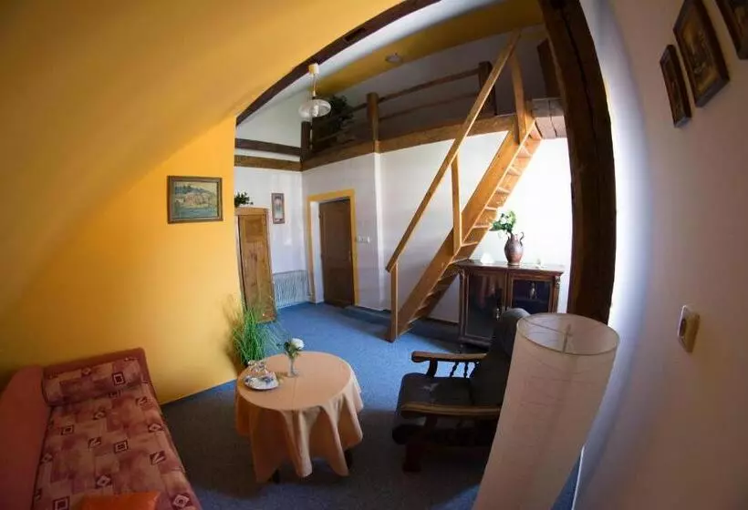 Majatalo Penzion Kamenný Dvůr