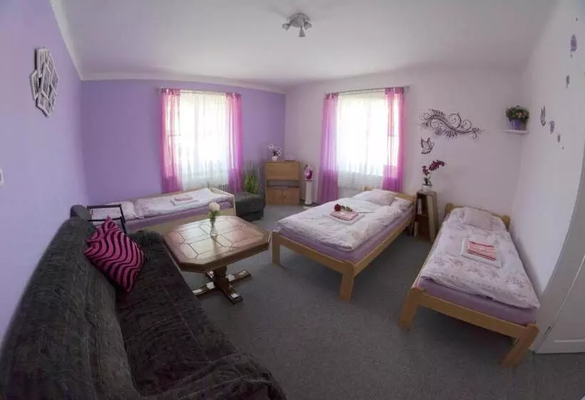 Majatalo Penzion Kamenný Dvůr