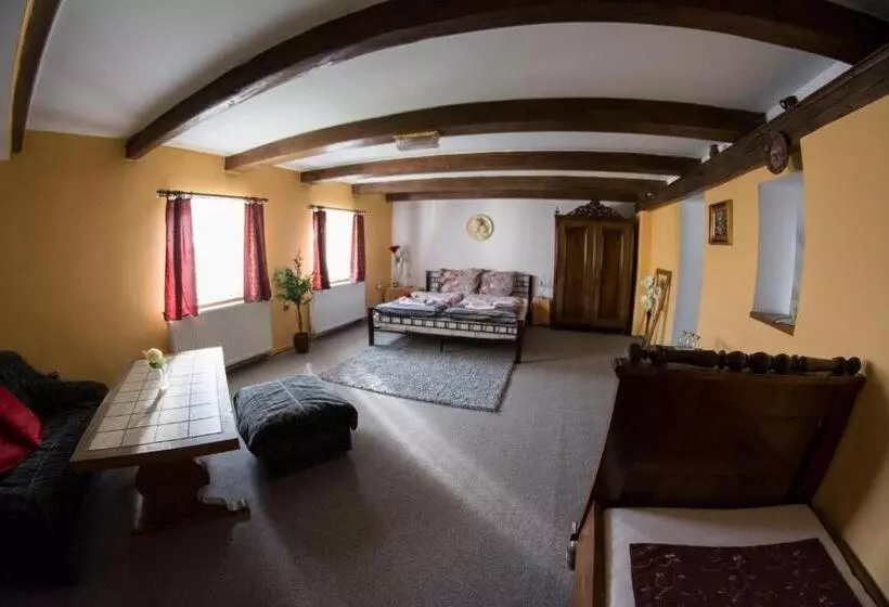 Majatalo Penzion Kamenný Dvůr