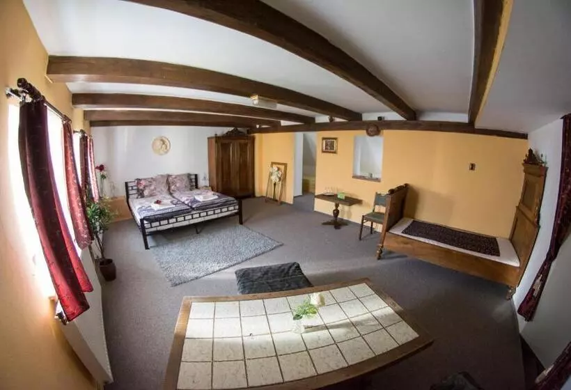 Majatalo Penzion Kamenný Dvůr