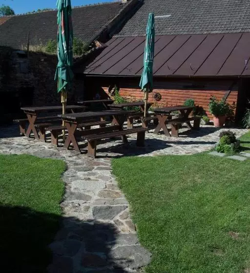 Majatalo Penzion Kamenný Dvůr