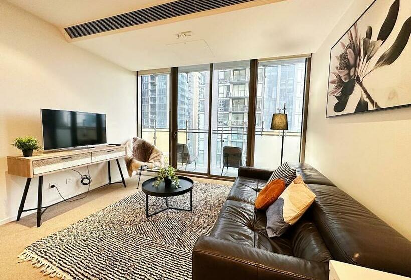 Southbank Stylish Epic Residences Near Crown Casino With Pool & Gym