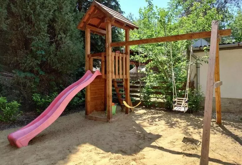 Tiszára Néző Heverésző   Lounger Overlooking The Tisza River