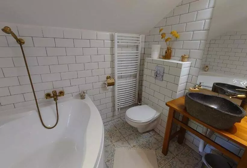 Tiszára Néző Heverésző   Lounger Overlooking The Tisza River