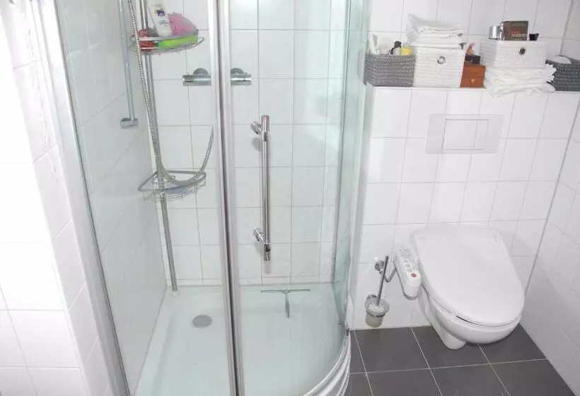 Appartement Like Complete Suite With Terrasse, Very Close To Centre, Beautiful, Superquiet, Parking