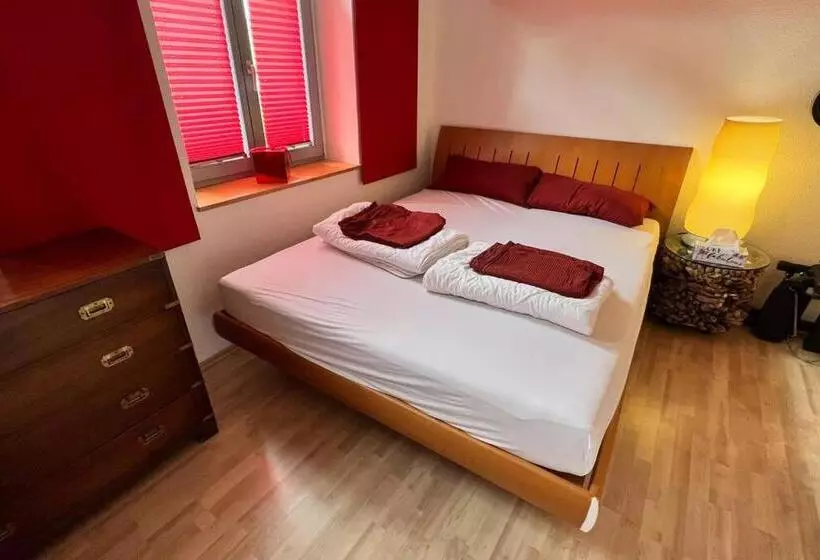 Appartement Like Complete Suite With Terrasse, Very Close To Centre, Beautiful, Superquiet, Parking