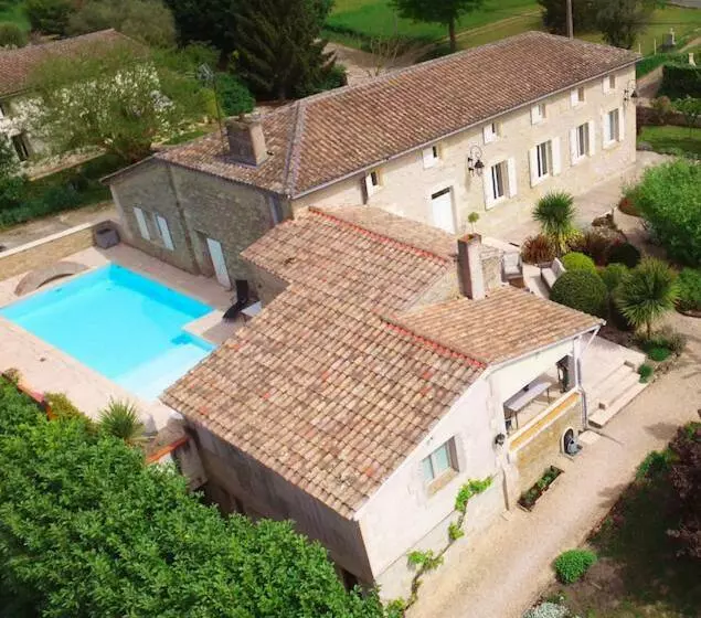 ベッドアンドブレックファースト Domaine Des Deux Rivieres