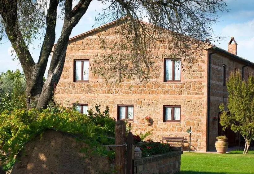 ホテル Agriturismo Cerqueto