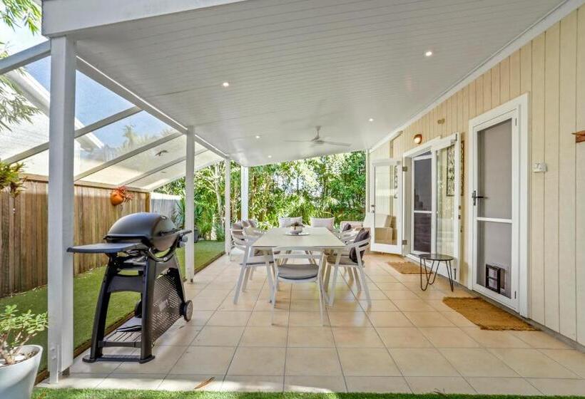 Peaceful Family Villa, Sunrise Beach