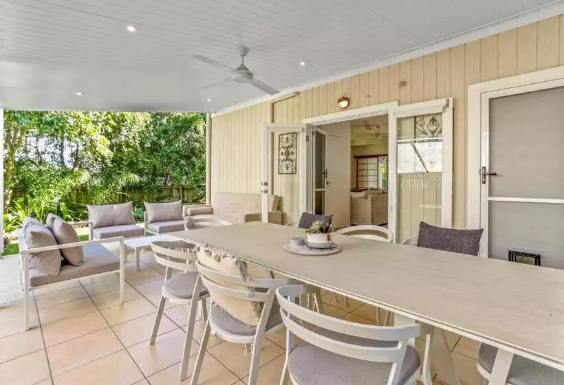 Peaceful Family Villa, Sunrise Beach