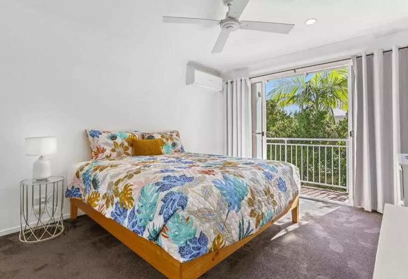 Peaceful Family Villa, Sunrise Beach