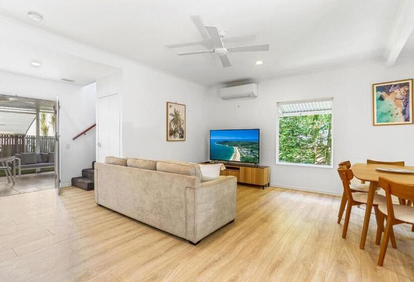 Peaceful Family Villa, Sunrise Beach