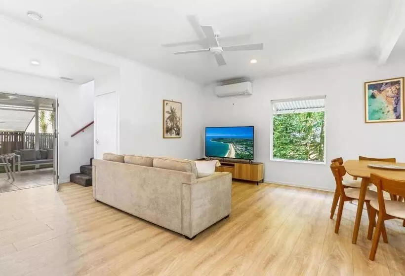 Peaceful Family Villa, Sunrise Beach