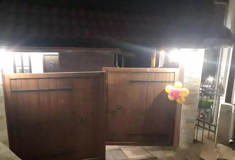 پانسیون вила поликсения петиня