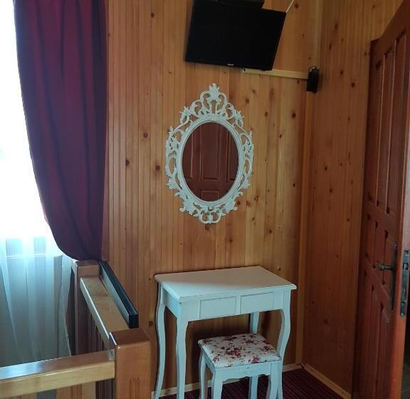 بنسيون вила поликсения петиня