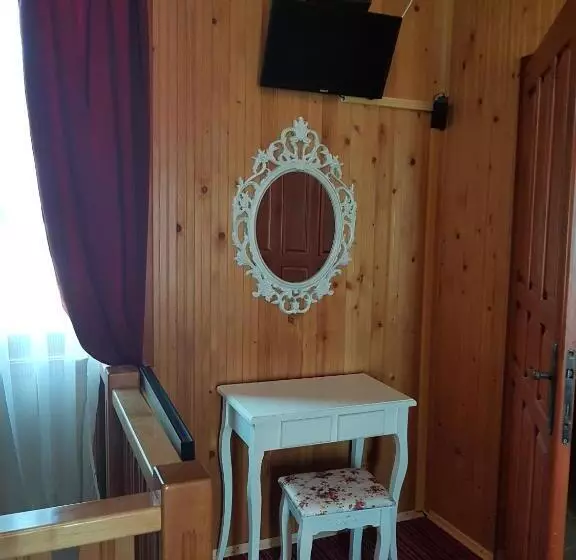 پانسیون вила поликсения петиня