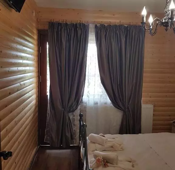 پانسیون вила поликсения петиня