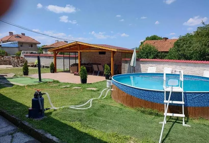 ペンション къща карби